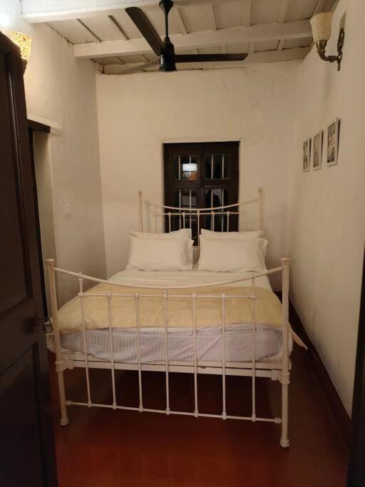 A Quaint Cottage With Rajah'S Seat View. ماديكيري المظهر الخارجي الصورة