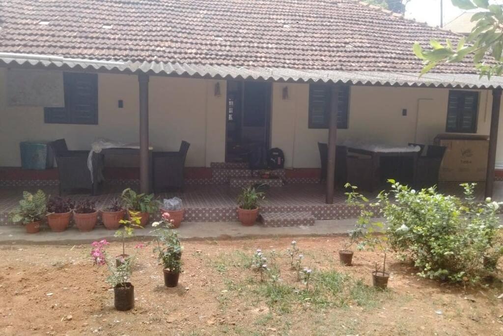 A Quaint Cottage With Rajah'S Seat View. ماديكيري المظهر الخارجي الصورة